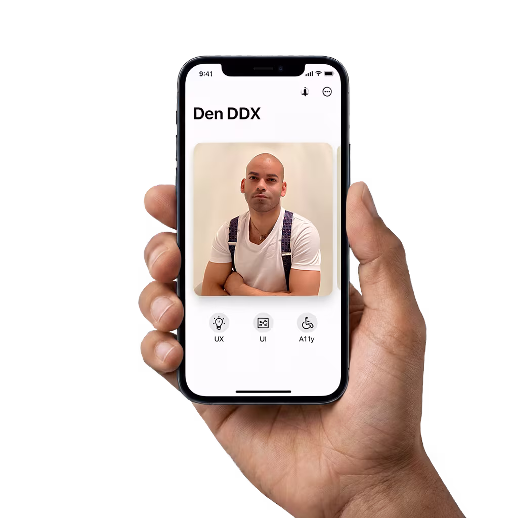 Render di Dennys Dionigi Web Designer dentro un mockup di uno smartphone
